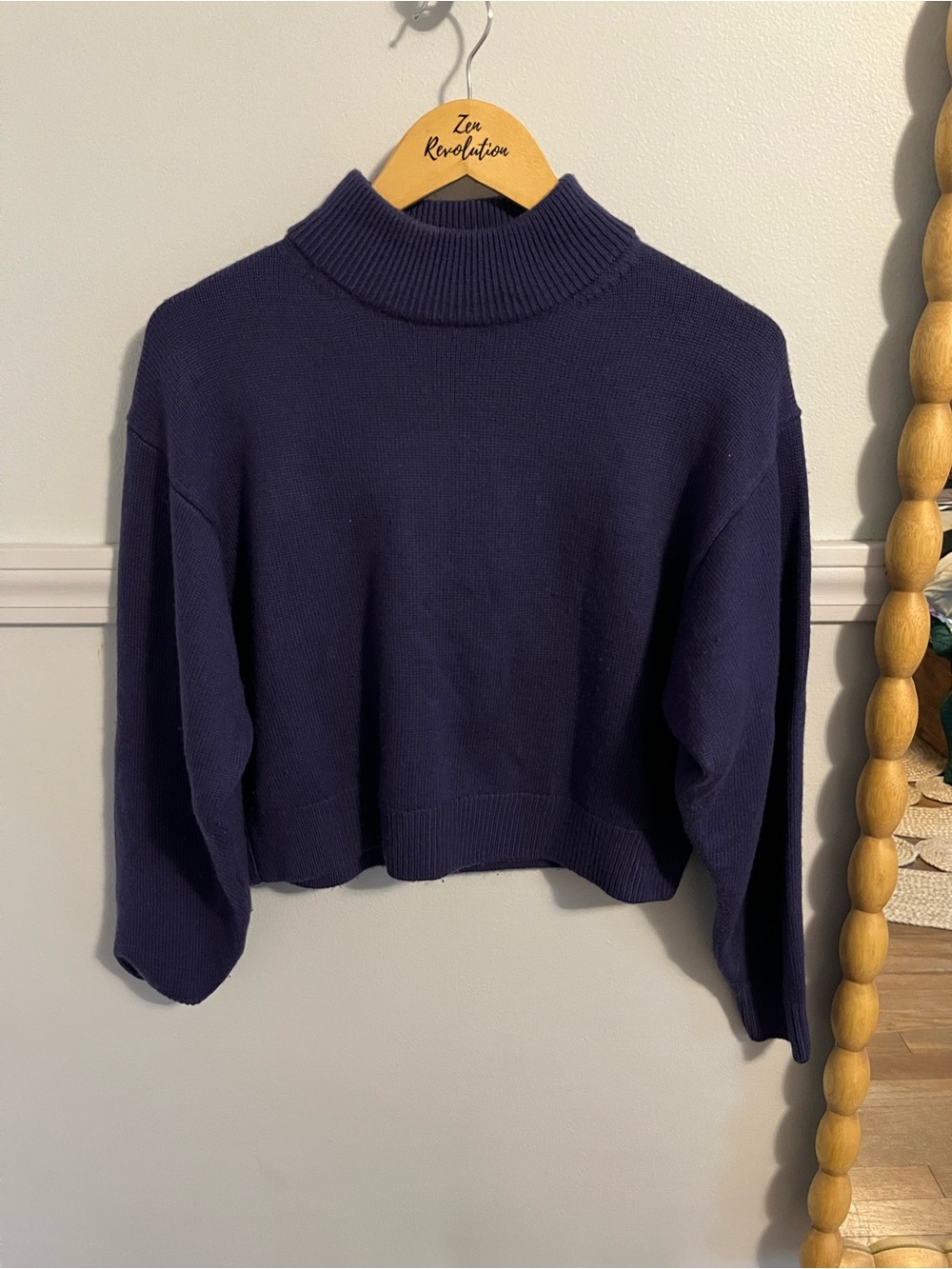 Wilfred Free Aritzia Mock Neck purple Cropped Sweater 100% wool